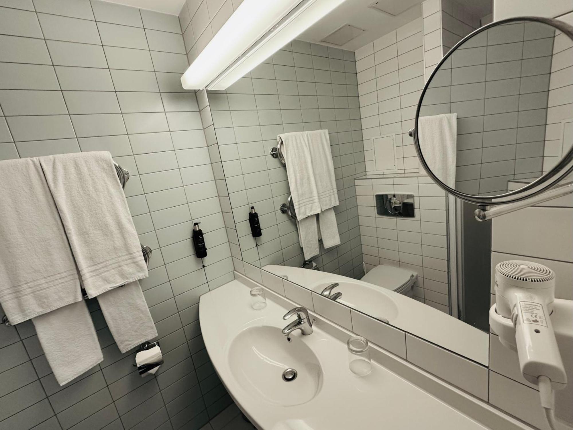 Green Park Hotel ไคลเพดา ภายนอก รูปภาพ